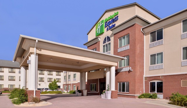 Holiday Inn Express Hotel & Suites Emporia Northwest by IHG