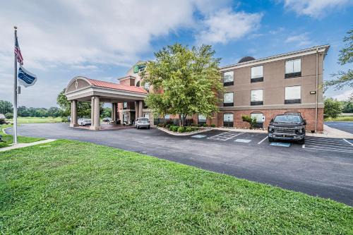 Holiday Inn Express Hotel & Suites Franklin by IHG