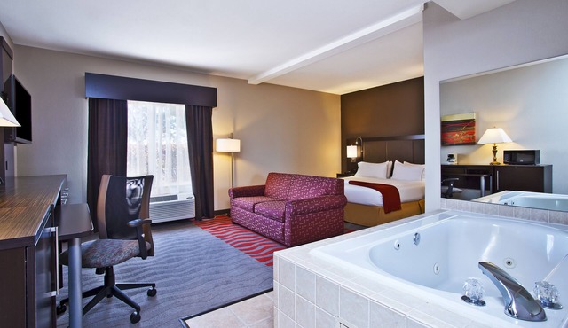Holiday Inn Express Hotel & Suites Columbus-Groveport by IHG