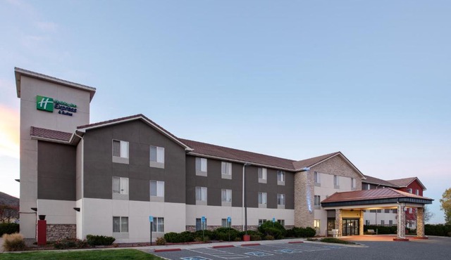 Holiday Inn Express Hotel & Suites Littleton by IHG