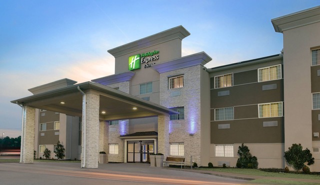 Holiday Inn Express Hotel & Suites Magnolia-Lake Columbia by IHG