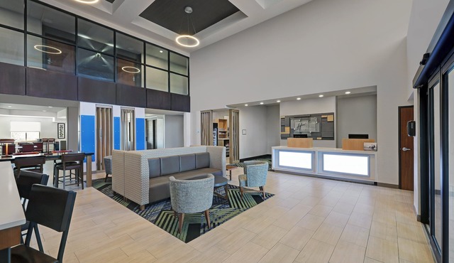 Holiday Inn Express Hotel & Suites NEWPORT by IHG