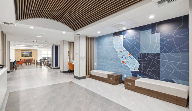 Holiday Inn Express Hotel & Suites Vacaville by IHG