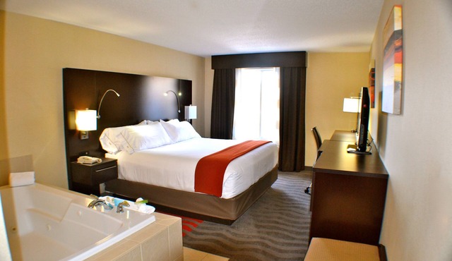 Holiday Inn Express Hotel & Suites Waterford by IHG
