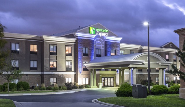 Holiday Inn Express Kansas City - at the Legends by IHG