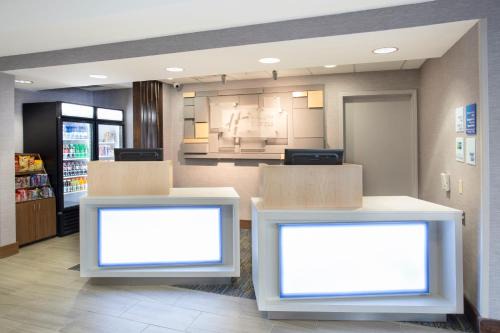 Holiday Inn Express Kansas City - at the Legends! by IHG