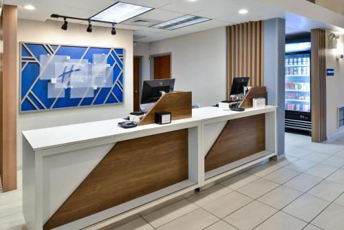 Holiday Inn Express Lewisburg - New Columbia by IHG