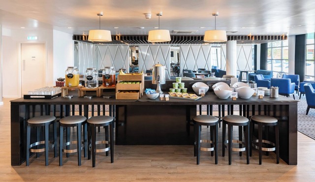 Holiday Inn Express Leigh - Sports Village by IHG