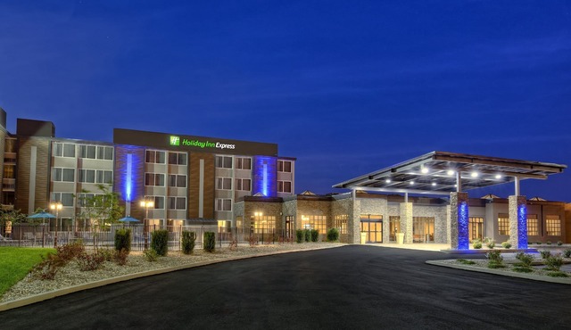 Holiday Inn Express Louisville Airport Expo Center by IHG