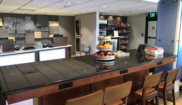 Holiday Inn Express Memphis Medical Center Midtown by IHG