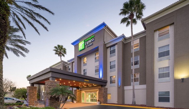 Holiday Inn Express Orlando International Airport by IHG
