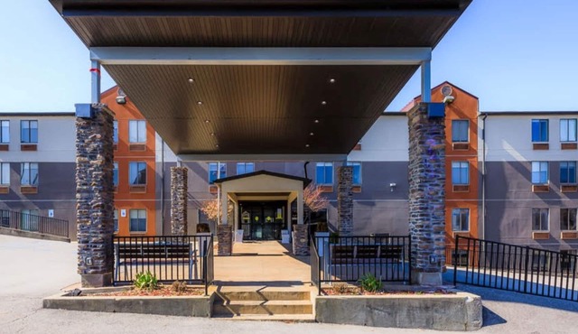 Holiday Inn Express Osage Beach - Lake Of The Ozarks by IHG