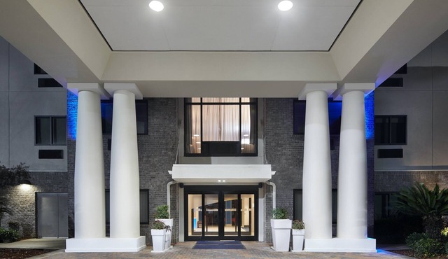 Holiday Inn Express Pensacola West - Navy Base by IHG