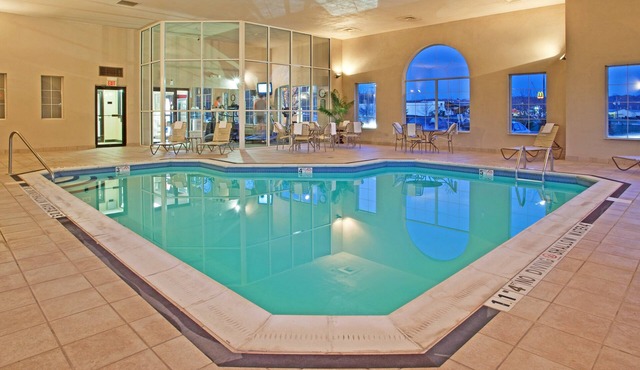Holiday Inn Express Pittsburgh-Bridgeville by IHG