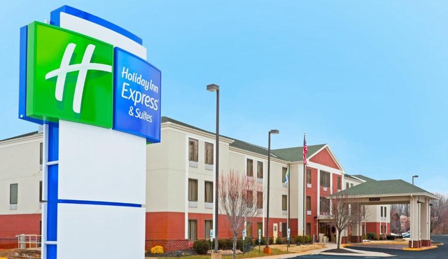 Holiday Inn Express & Suites Carneys Point - Pennsville by IHG