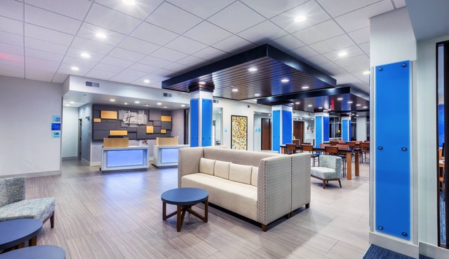 Holiday Inn Express & Suites Coffeyville by IHG