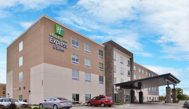 Holiday Inn Express & Suites - Marshalltown by IHG