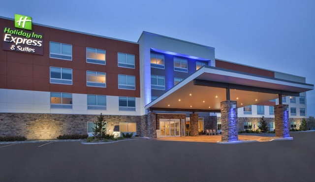 Holiday Inn Express & Suites Parkersburg East by IHG