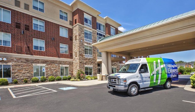 Holiday Inn Express & Suites Dayton South - I-675 by IHG