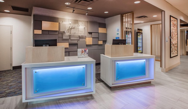 Holiday Inn Express & Suites Warrensburg North by IHG