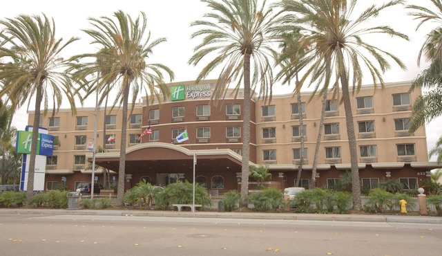 Holiday Inn Express San Diego South - Chula Vista by IHG