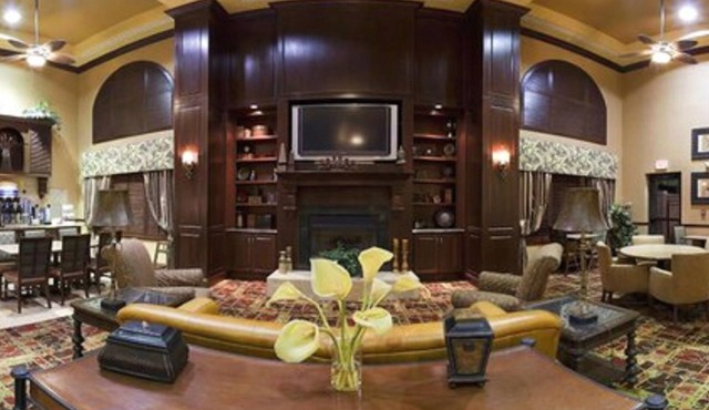 Holiday Inn Express & Suites Bloomington by IHG