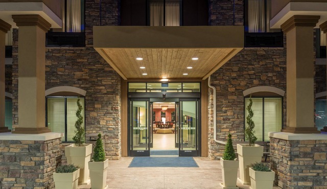 Holiday Inn Express & Suites Denver South - Castle Rock by IHG