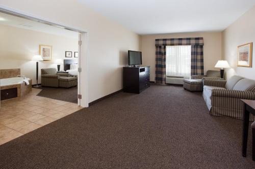 Holiday Inn Express & Suites Ft Collins by IHG