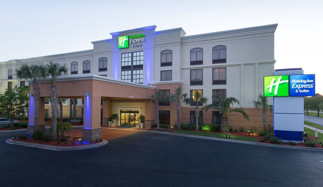 Holiday Inn Express & Suites Jacksonville Airport by IHG