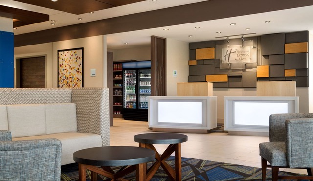 Holiday Inn Express & Suites Locust Grove by IHG
