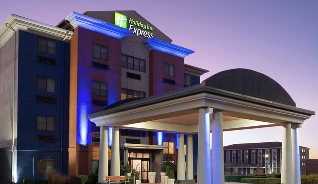 Holiday Inn Express & Suites Midwest by IHG