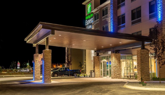 Holiday Inn Express & Suites Moses Lake by IHG