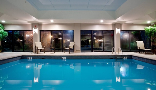 Holiday Inn Express & Suites Newport News by IHG