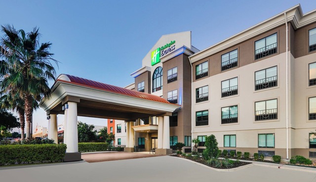 Holiday Inn Express & Suites San Antonio NW near SeaWorld by IHG