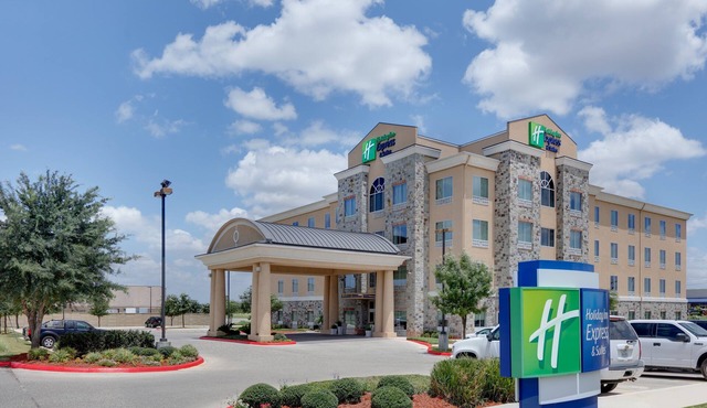 Holiday Inn Express & Suites San Antonio - Brooks City Base by IHG