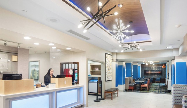 Holiday Inn Express & Suites Stroudsburg-Poconos by IHG