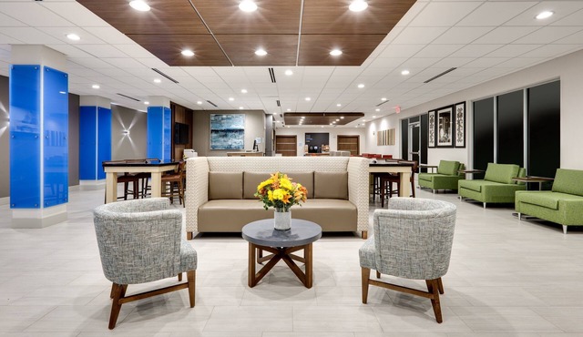Holiday Inn Express & Suites Plano - The Colony by IHG