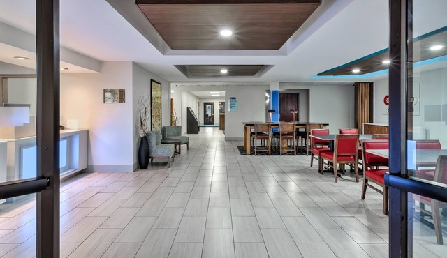 Holiday Inn Express & Suites Three Rivers by IHG