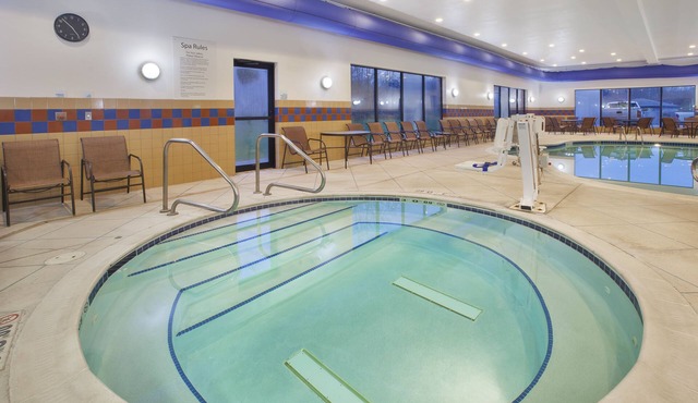 Holiday Inn Express & Suites Wheeling by IHG