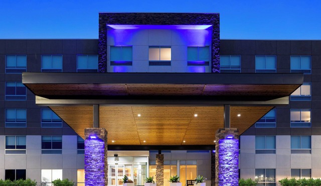 Holiday Inn Express & Suites Waynesboro East by IHG