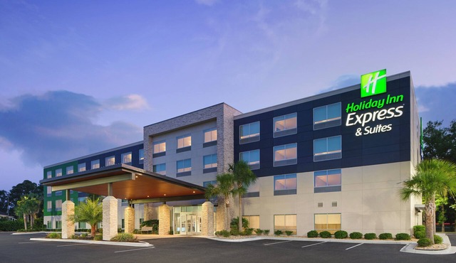 Holiday Inn Express & Suites Brunswick by IHG