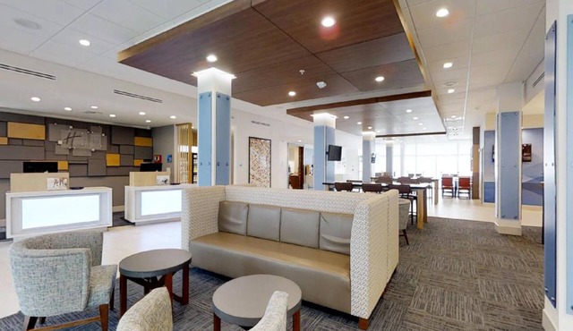 Holiday Inn Express & Suites Chalmette - New Orleans S by IHG
