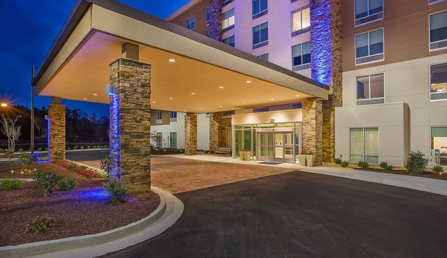 Holiday Inn Express & Suites Covington by IHG