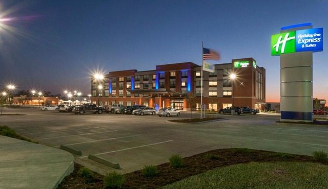 Holiday Inn Express & Suites - Dodge City by IHG