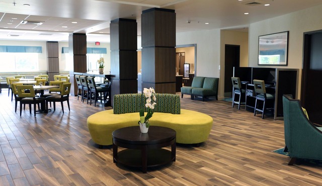 Holiday Inn Express & Suites Hendersonville SE - Flat Rock by IHG