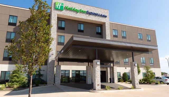 Holiday Inn Express & Suites - Kingfisher, an IHG Hotel
