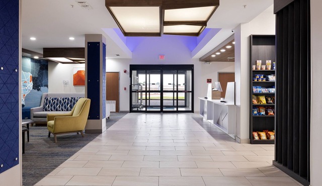 Holiday Inn Express & Suites Kingsville by IHG