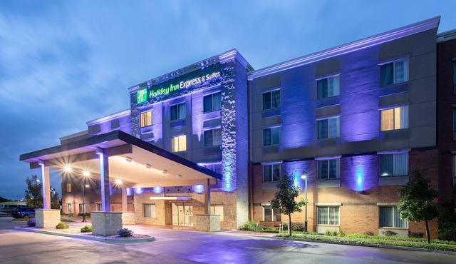 Holiday Inn Express & Suites Manhattan by IHG