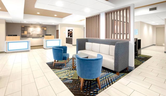 Holiday Inn Express & Suites Marysville by IHG