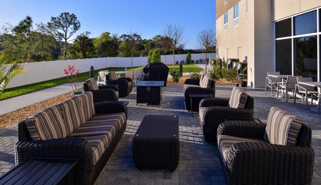 Holiday Inn Express & Suites West Melbourne by IHG